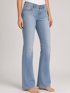 LEVI STRAUSS SIGNATURE Light Wash Low Rise Bootcut 10 MD